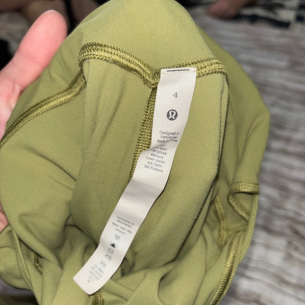 Lululemon Olive Green Leggings, Semi Capri Style Leggings Size 4 - Excellent - Picture 5 of 9